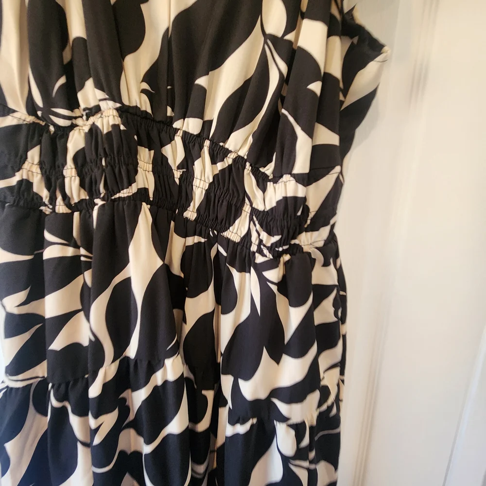 Umgee Black and White Maxi Dress Size L Euc - Picture 2 of 4